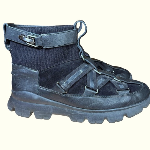 UGG Lakes & Lights Black Leather Fur Sneaker Shoes EUC - Picture 8 of 14